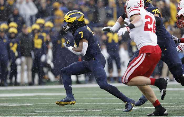 Donovan Edwards and Luke Reimer 2022 Nebraska vs Michigan football USATSI_19418597